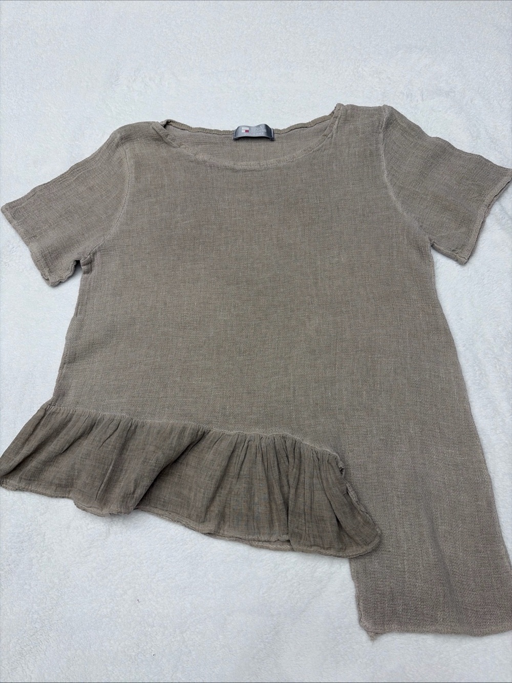 Asymmetrical Ruffle Hem Short Sleeve Blouse in Taupe